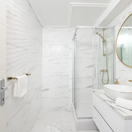 Apartament Royal Primera *